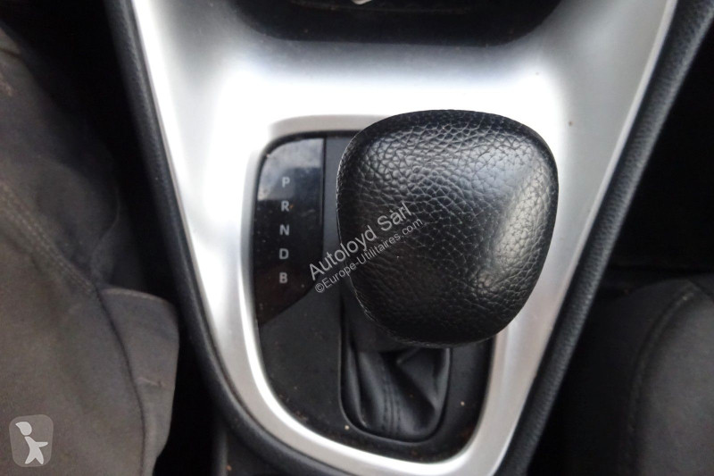 Furgoneta Toyota YARIS 1,5 VVTI HYBRID 92 BVA