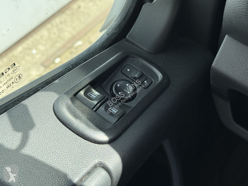 Véhicule utilitaire Renault Plancher T35 2.3...