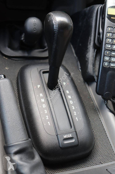 Véhicule utilitaire Land Rover V8
