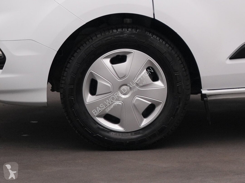 Véhicule utilitaire Ford 130PK