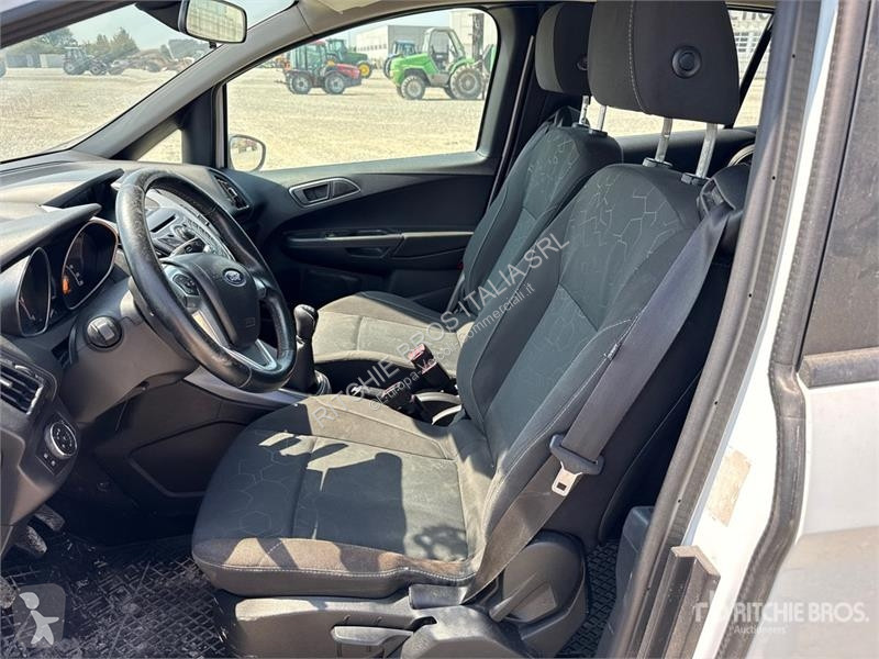 Véhicule utilitaire Ford