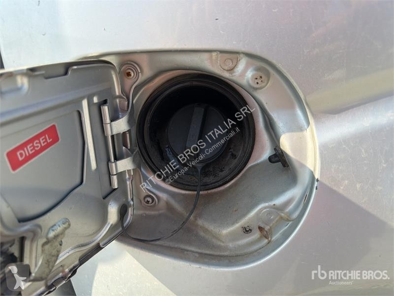 Комерційні автомобілі Nissan