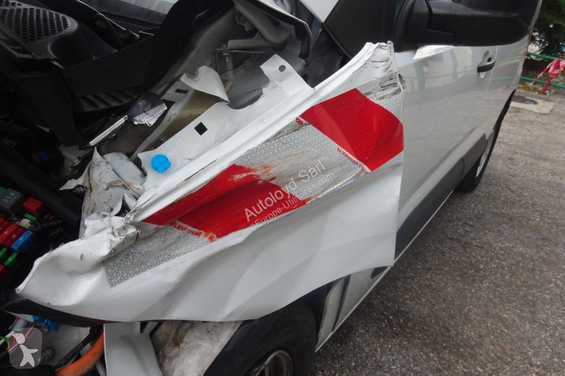 Véhicule utilitaire Peugeot PARTNER 1,5 HDI 120
