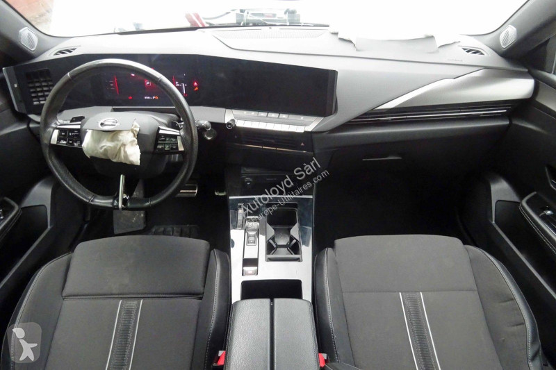 Лекотоварен автомобил Opel ASTRA 1,2 E-DSC 136...