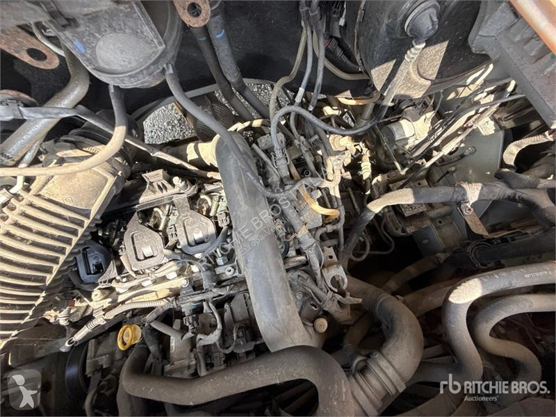 Комерційні автомобілі Renault 125DCI Cargo Van
