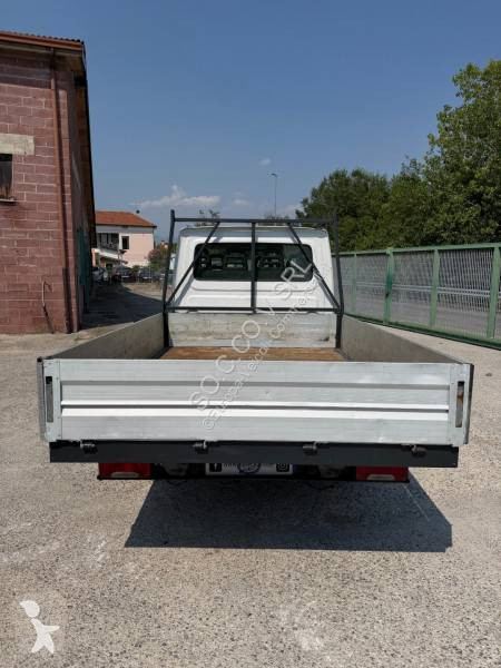 Лекотоварен автомобил Iveco 35S12