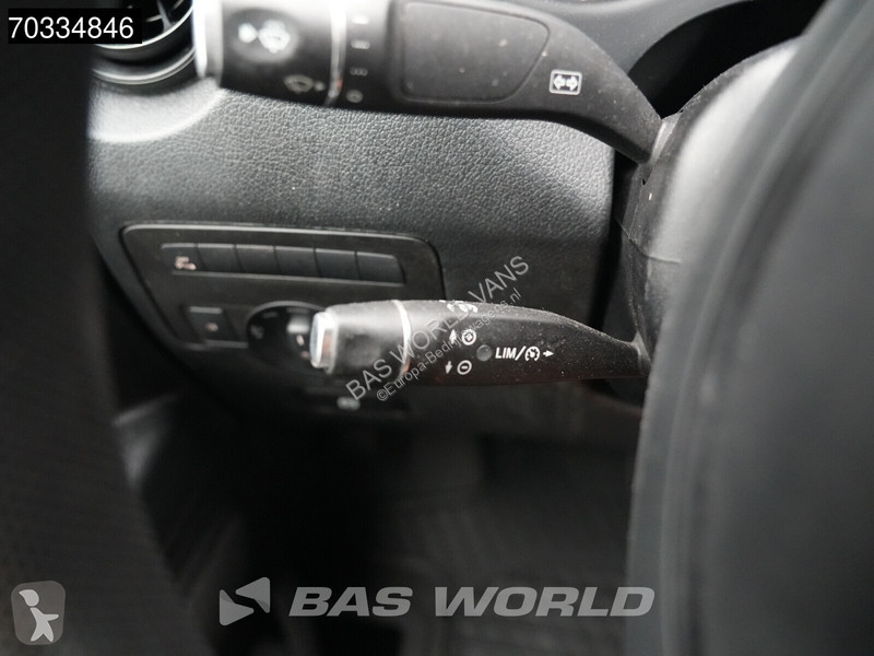 Лекотоварен автомобил Mercedes 114 Automaat...