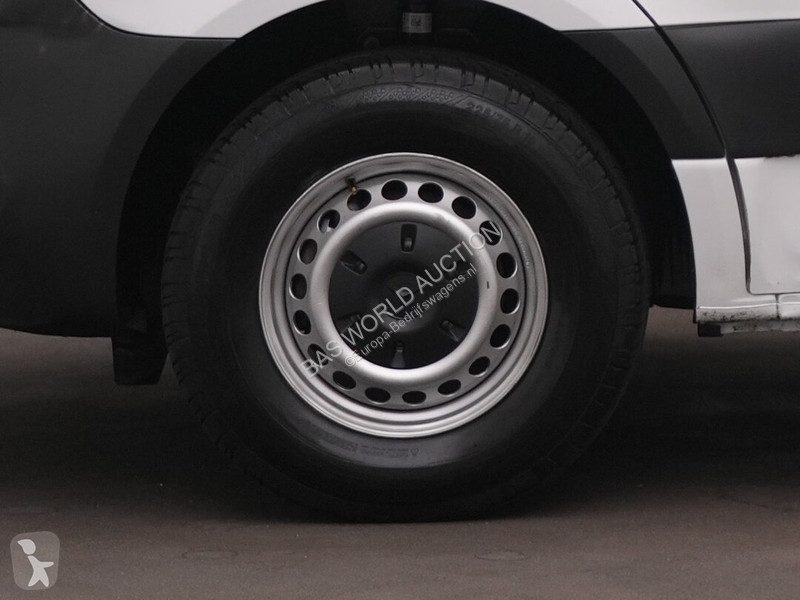 Лекотоварен автомобил Mercedes 312