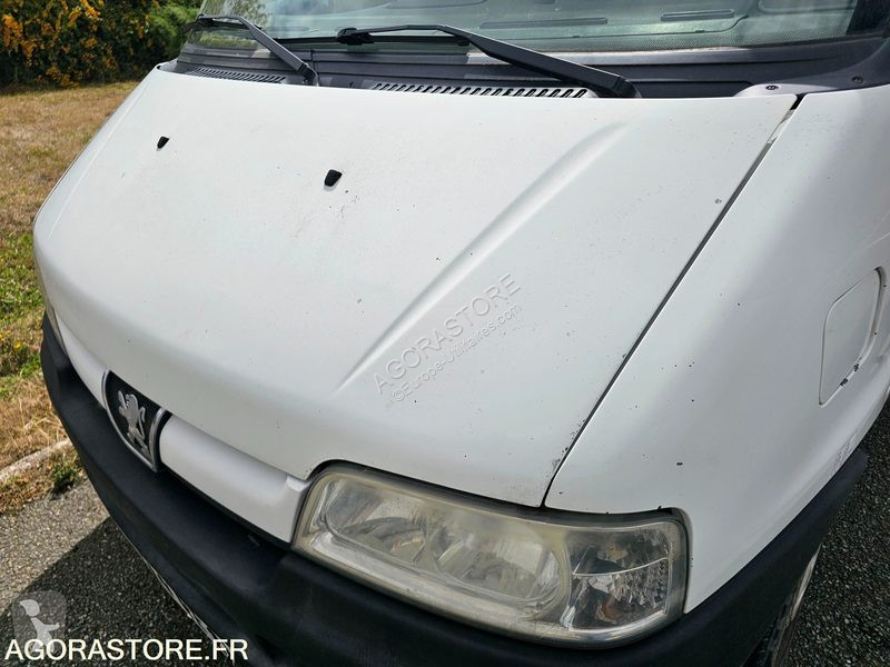 Лекотоварен автомобил Peugeot