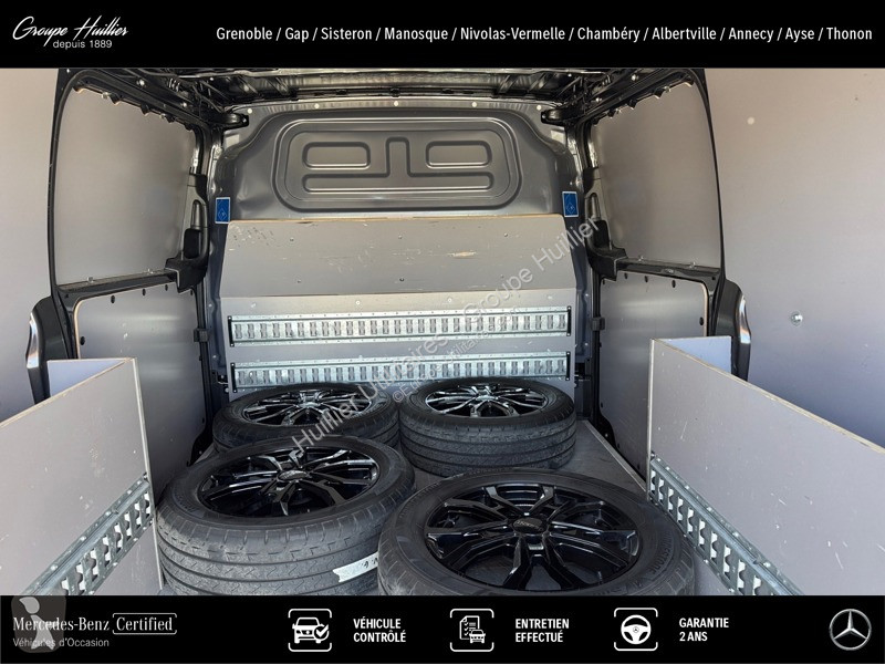 Лекотоварен автомобил Mercedes 119 CDI 4x4...