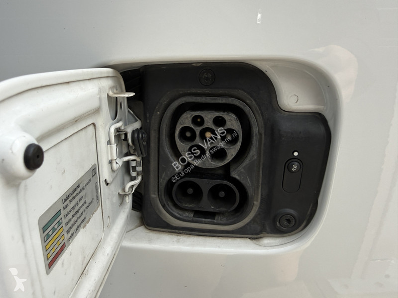 Furgoneta Volkswagen 37kWh 113PK L2H1...