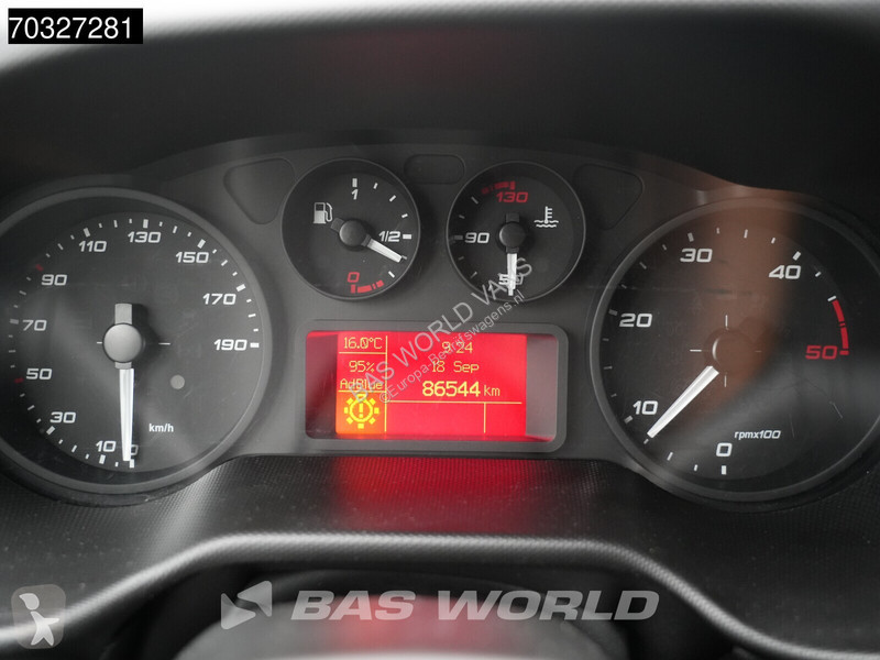 Haszongépjármű Iveco 35C16 3.0L Laadklep...