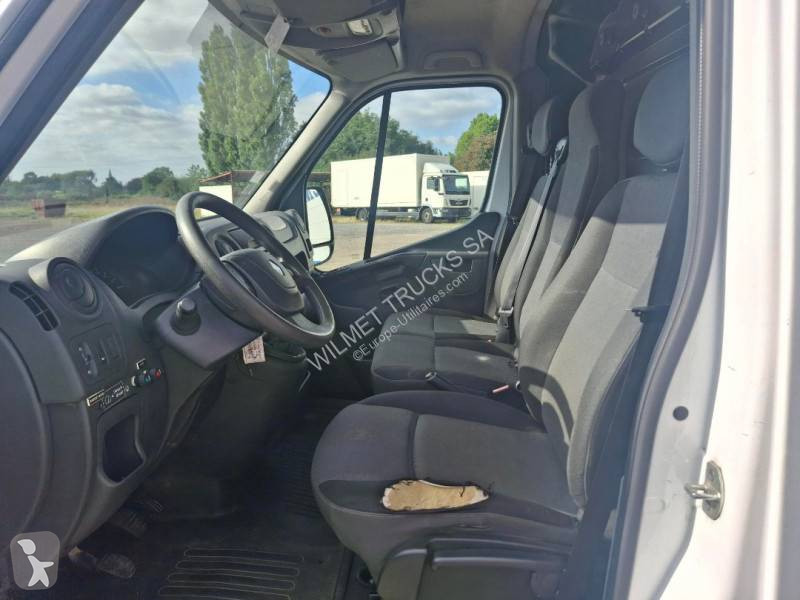 Véhicule utilitaire Renault 2.3 DCI 130