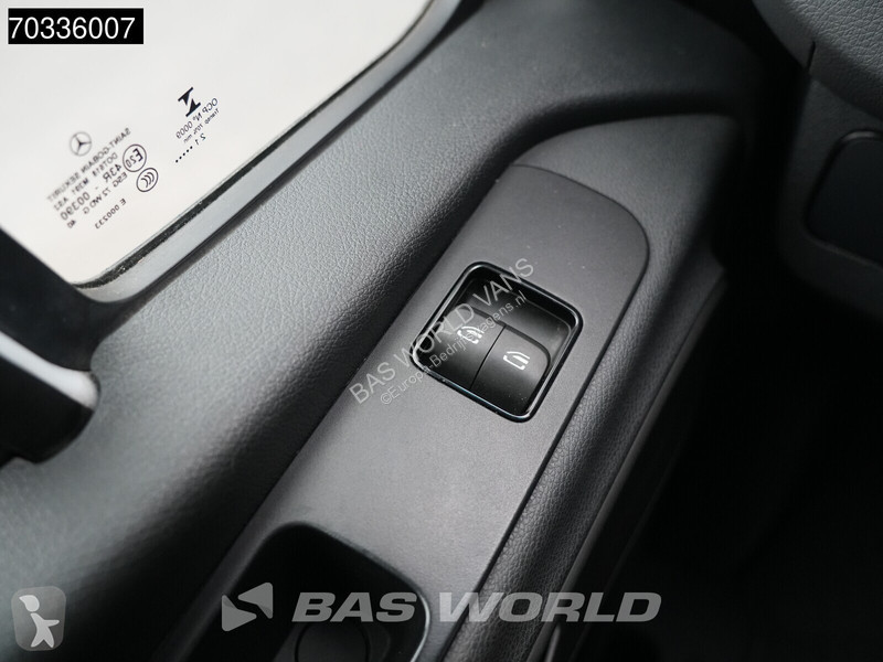 Коммерческий автомобиль Mercedes 311 CDI Open...