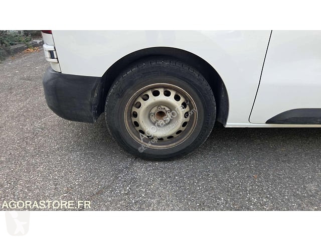 Коммерческий автомобиль