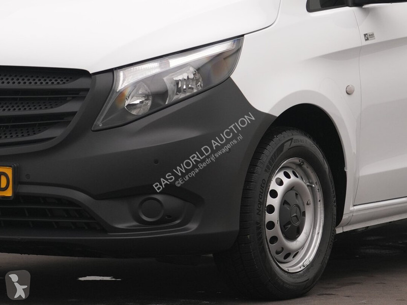 عربة نفعية Mercedes 114