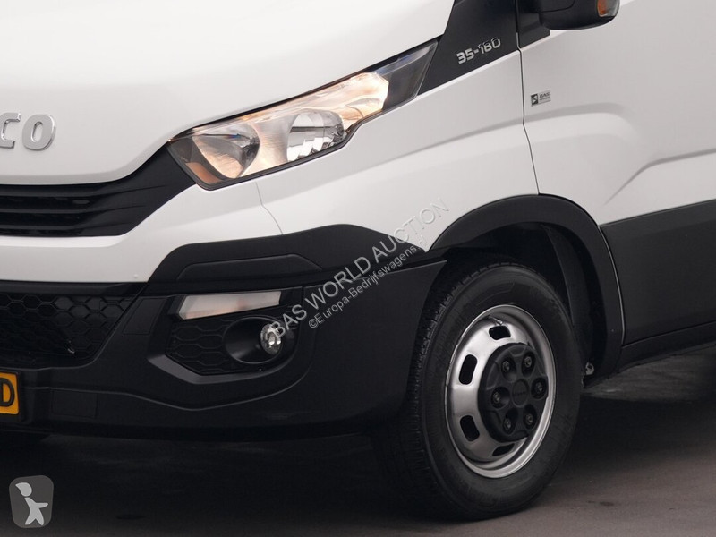 عربة نفعية Iveco 35C18