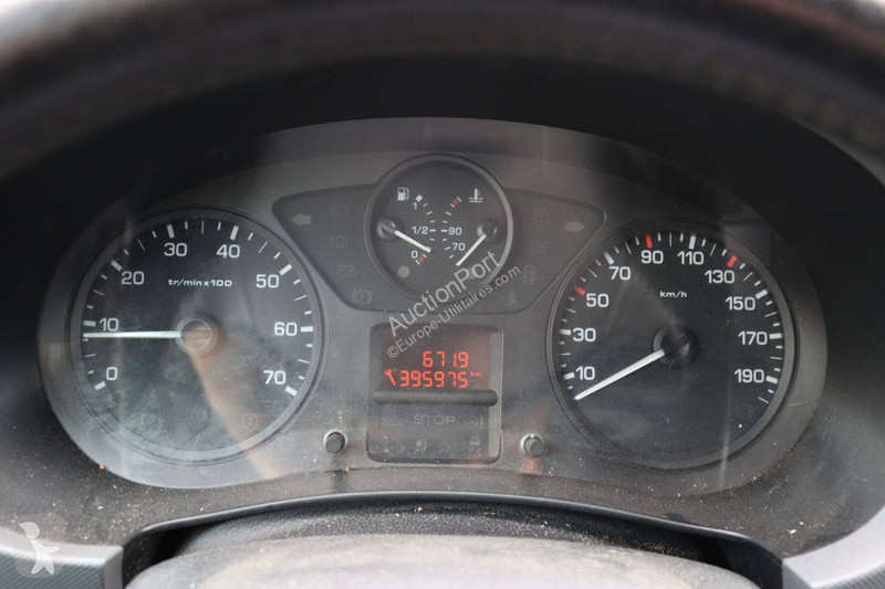 Véhicule utilitaire Peugeot 120 L1 1.6HDIF...