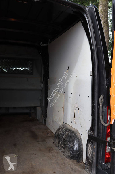 Véhicule utilitaire Nissan