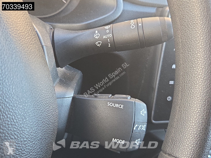Véhicule utilitaire Renault 95pk ITV 08-2027 -...