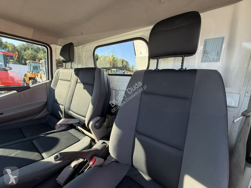 Véhicule utilitaire Nissan