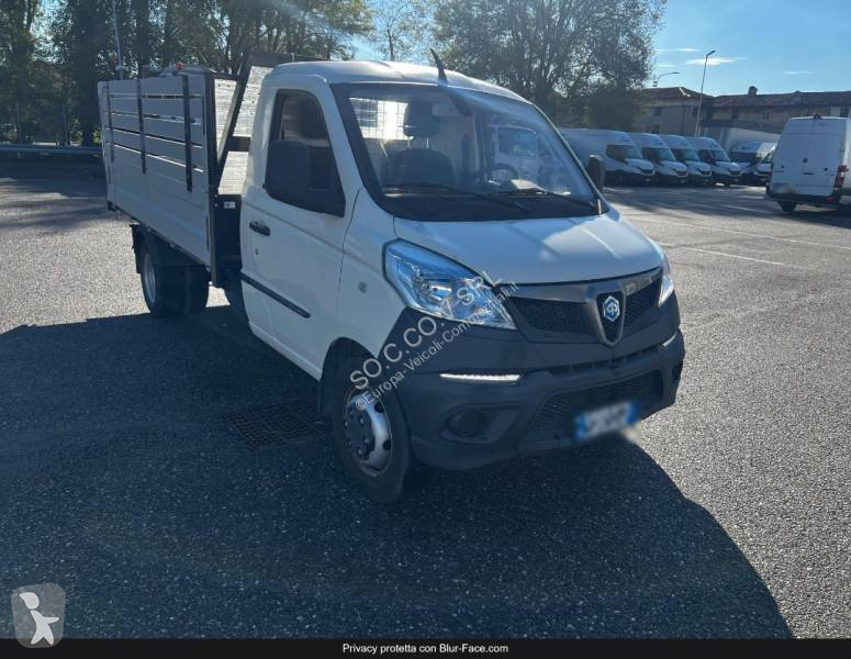 Véhicule utilitaire Piaggio NP6