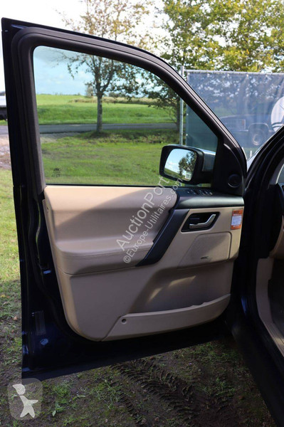 Véhicule utilitaire Land Rover HSE i6