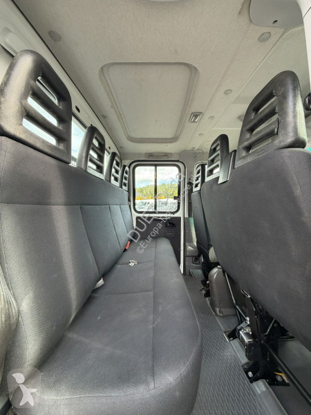 Véhicule utilitaire Iveco 70C18 V H