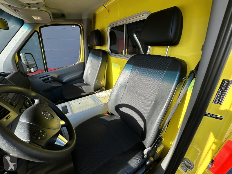 Véhicule utilitaire Mercedes 519 Cdi Hospi...