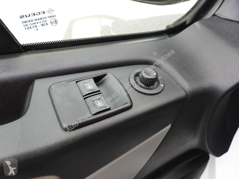 Véhicule utilitaire Renault  TRAFIC