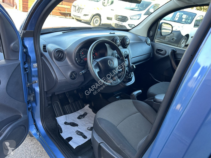 Véhicule utilitaire Mercedes Long 111 1.5 CDI...