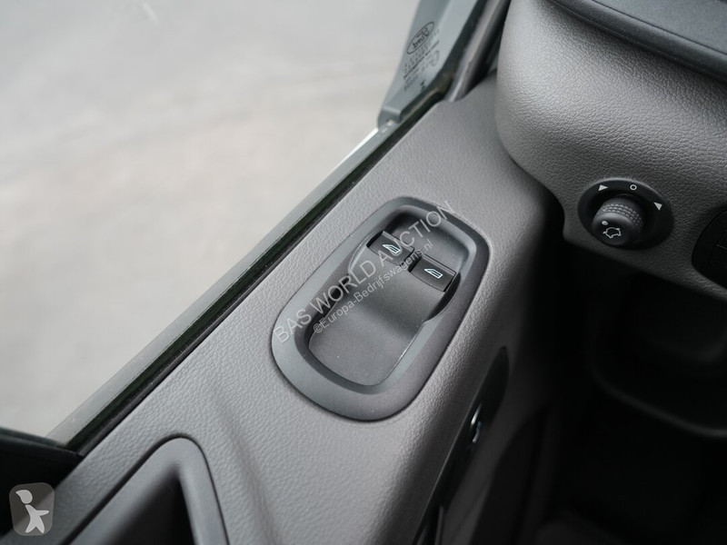 Véhicule utilitaire Ford 130pk