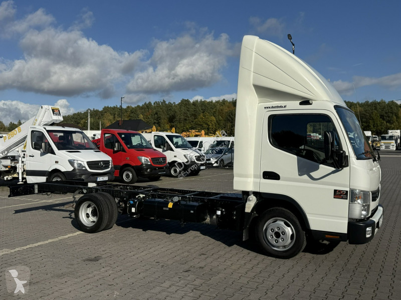 Véhicule utilitaire Mitsubishi Fuso