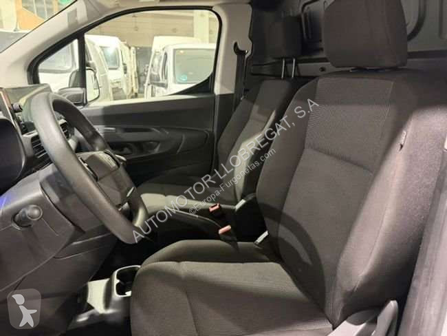 Véhicule utilitaire