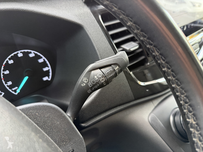 Véhicule utilitaire Ford e 68kWh 184PK E-