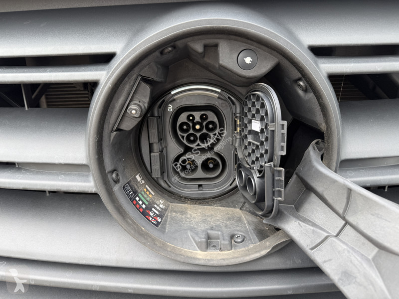 Užitkové vozidlo Mercedes 312 55kWh L2H2...