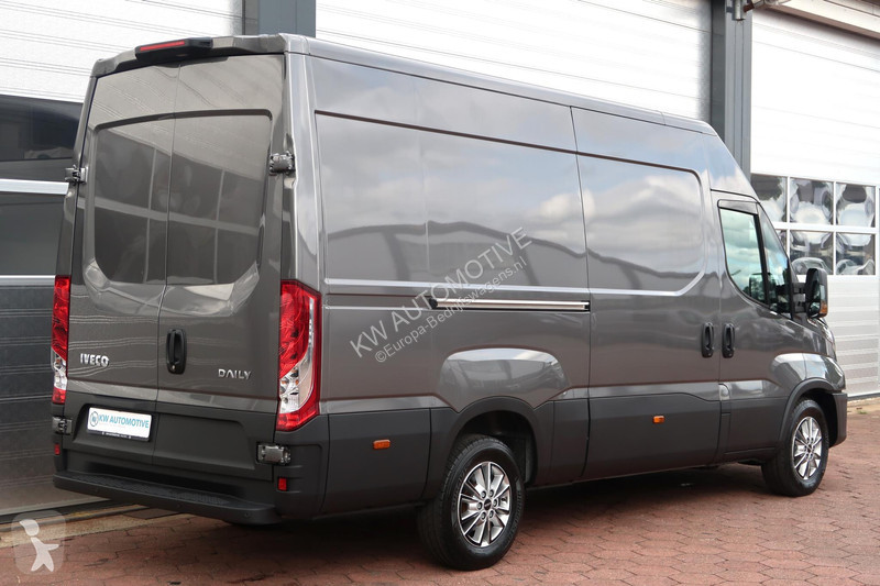 Bedrijfswagen Iveco 35S18HV 3.0 35 L2H2 BPM...