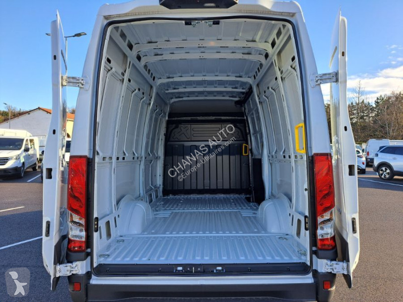 Autoutilitară Iveco 35S16 160CV 2L3 L3H2 12M3