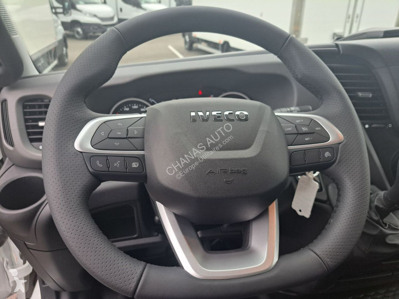 Autoutilitară Iveco 35C18 A8 180CV 3L HAYON...