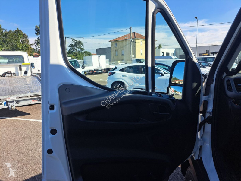 Nyttofordon Iveco 35S18 A8 180CV 3L HAYON...