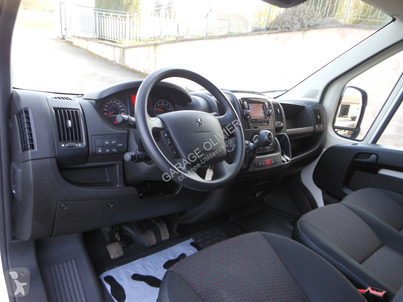 Autoutilitară Peugeot 435 L4H2 2.2 Bluehdi 140...