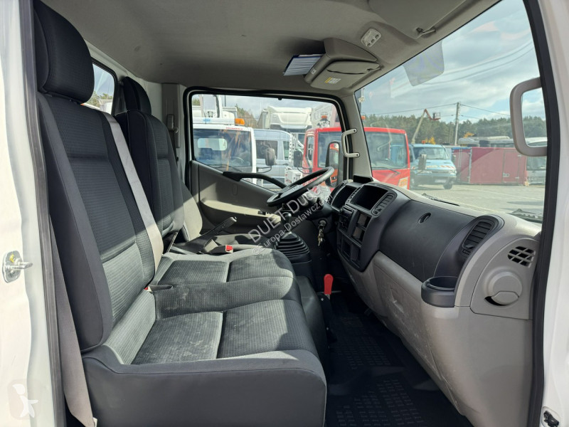 Véhicule utilitaire Nissan
