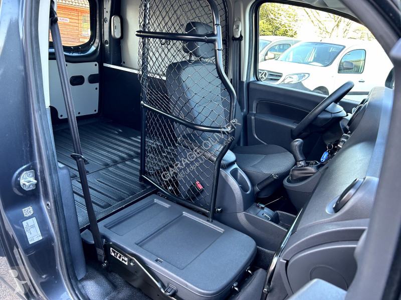 Véhicule utilitaire Mercedes Compact 109 1.5...