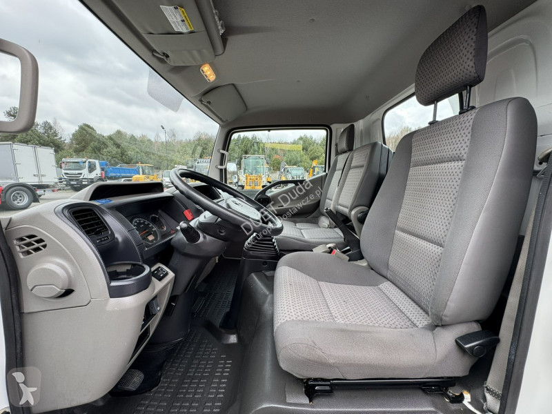 Véhicule utilitaire Nissan