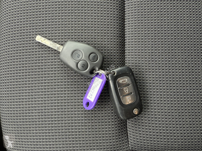 Véhicule utilitaire Renault T33 2.3 DCI 135PK...