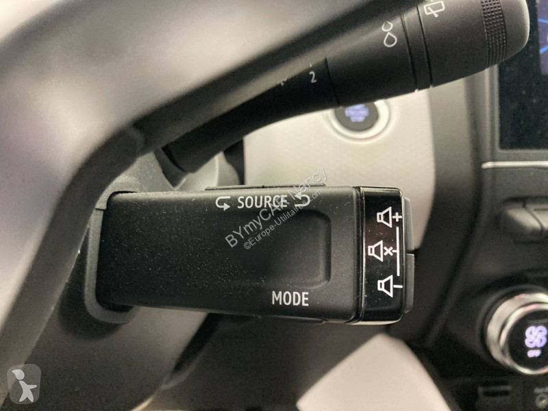 Autoutilitară Renault Clio E-Tech full hybrid 145