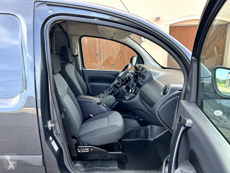 Véhicule utilitaire Mercedes Compact 109 1.5...