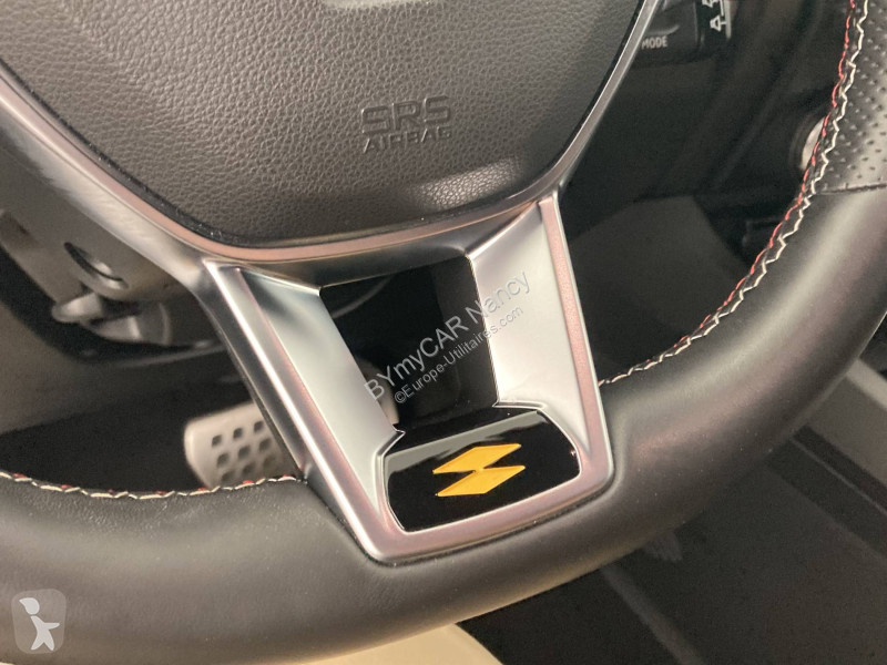 Autoutilitară Renault Arkana mild hybrid 140...