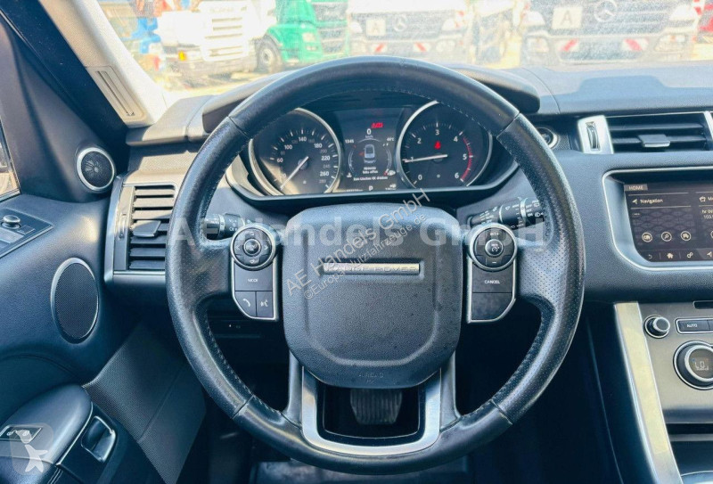 عربة نفعية Land Rover