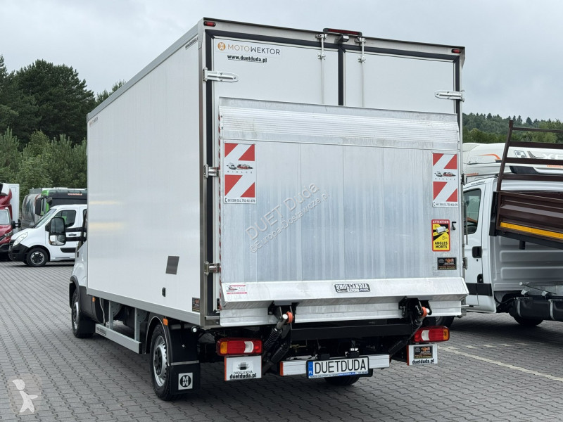 Veicolo commerciale Iveco 35S16 V